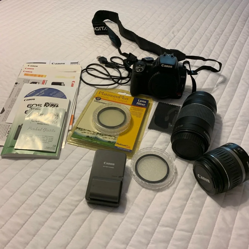 Canon rebel xti camera